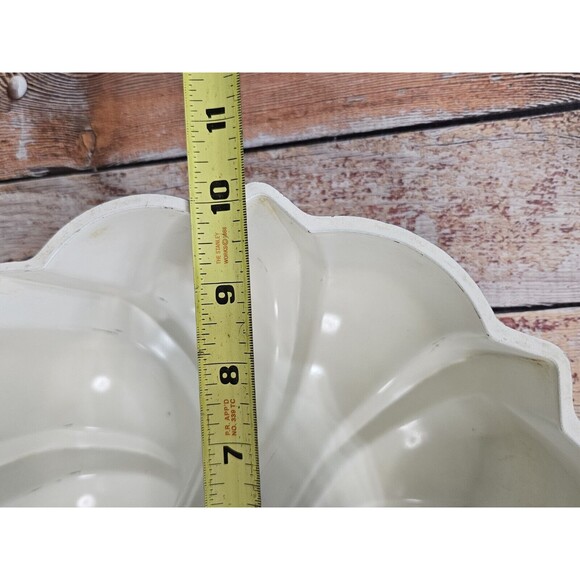 VTG Bundt Brand Northland Aluminum Fluted Tube Ombre 10" Cake Pan - Picture 10 of 11